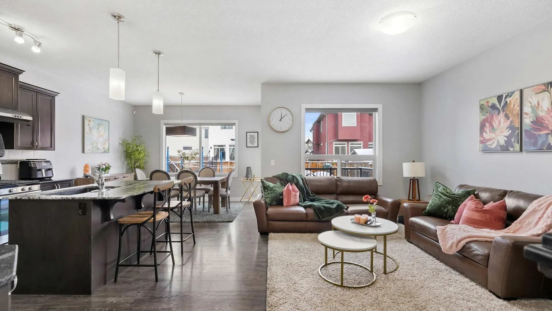 Villa New! Large Family 4Br W Kid'S Play Den, Yard - Free Banff Pass, Bbq, Netflix, Parking & Wine! YYC