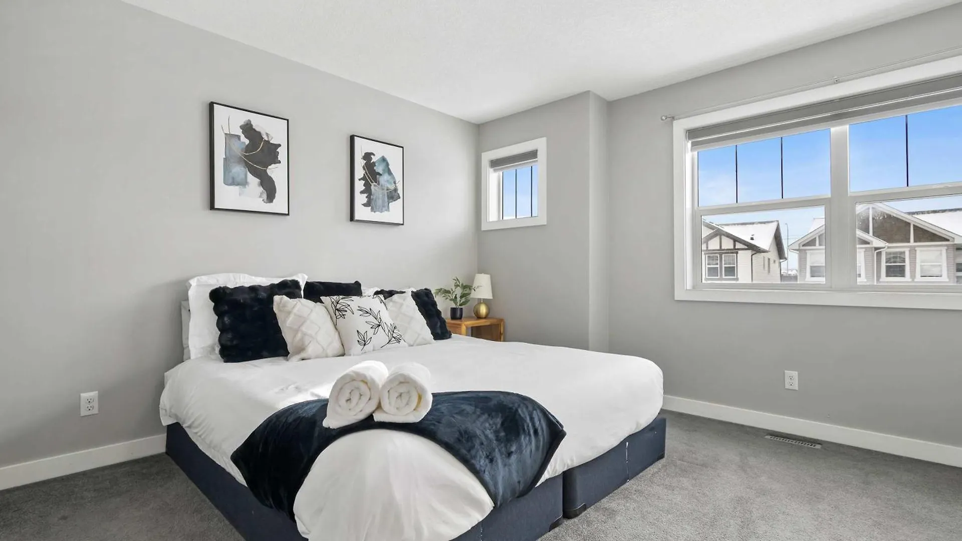 Villa New! Large Family 4Br W Kid'S Play Den, Yard - Free Banff Pass, Bbq, Netflix, Parking & Wine! YYC